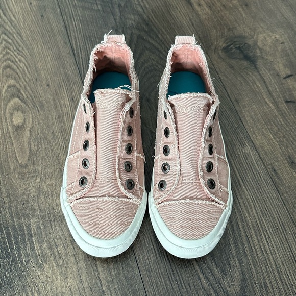 Blowfish Malibu Women’s Slip-On Sneakers - Picture 7 of 7